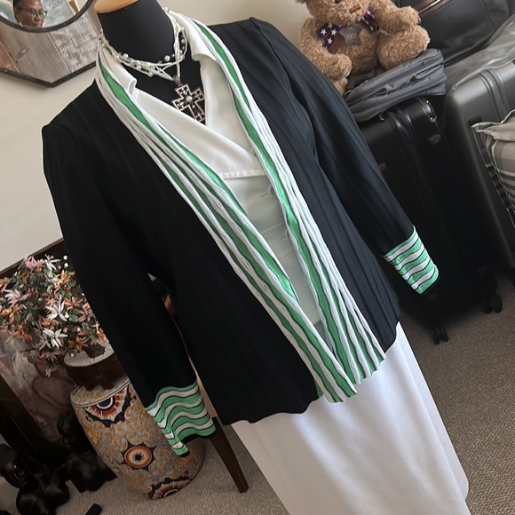 Delightful Ming Wang lightweight sweater. - Picture 7 of 7